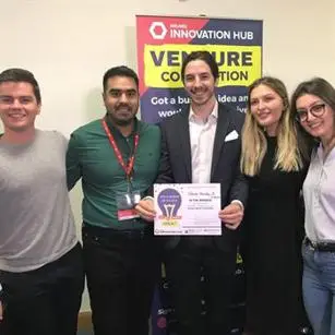 Clara Hardy, Albert Marifa i Martinez and the Oimo team