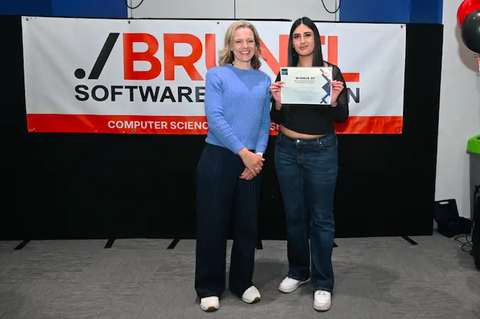 Emmy Botterman, Entrepreneur Hub consultant with the individual winner 